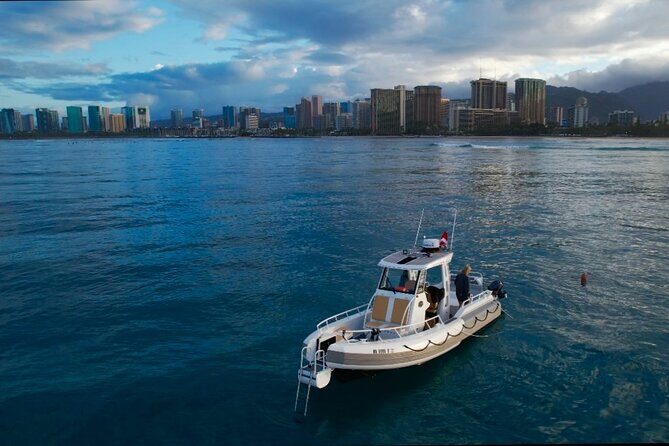 Private Turtle Snorkel & Cruise Waikiki - The Crew Matters: Chris the Guide and Alex the Captain