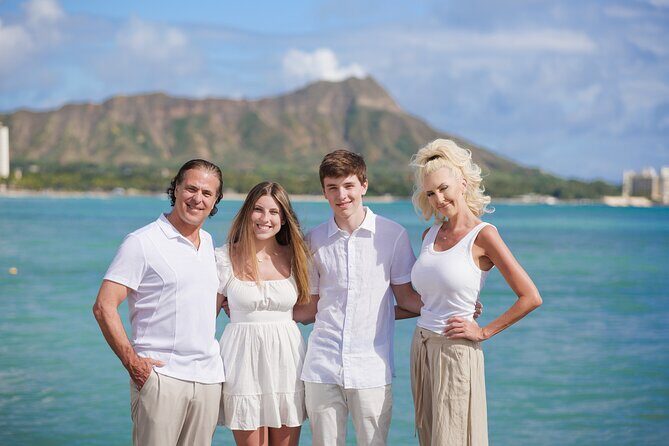 Professional Photo Shoot: Hire a Photographer in Honolulu - What You Get: 20 to 50 Final Photos and a Private Gallery