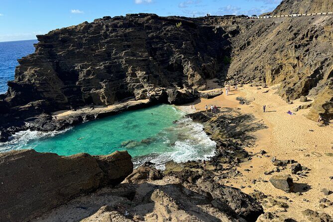 Scenic half day Circle Island tour - Pickup From Waikiki/Ala Moana and the Van Ride Reality Check