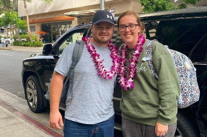 Shared Departure Transfer from Waikiki Hotels to Honolulu Airport - Who should book this shuttle, and who might want something else
