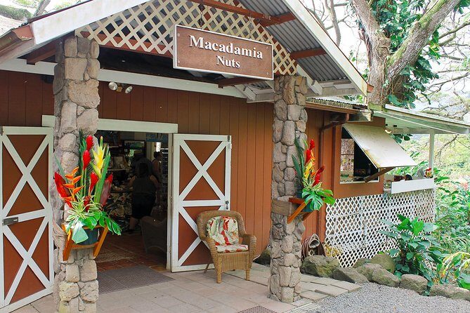 Sights & Bites Ultimate Oahu Circle Island Foodie Tour - Tropical Farms (Macadamia Nut Farm Outlet): coffee, confections, and gifts