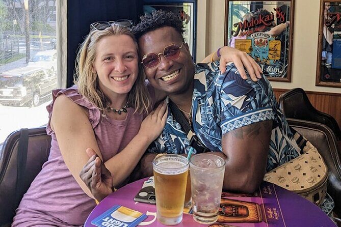 Sips & Secrets of Hawaii Pub Crawl - Group size, comfort, and hearing the guide