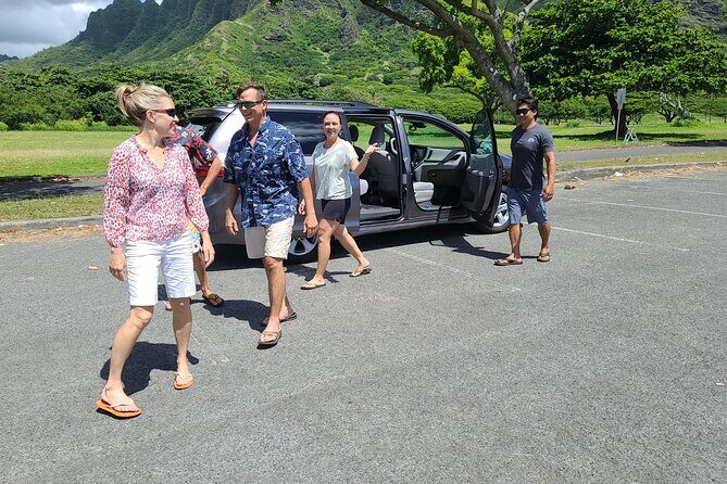 Skip the Crowds: Secret Oahu Half Circle Tour with a Local - Diamond Head Crater Lookout: classic Oahu, timed for photos