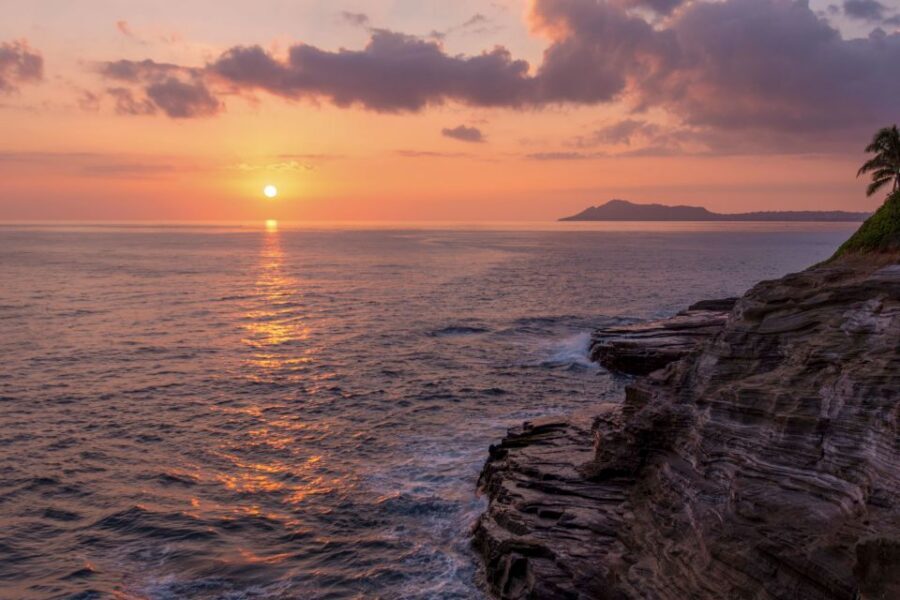 Small Group Tour of Honolulu Scenic Vistas with Sunset - Getting oriented: Waikiki pickup and a photographer-first plan