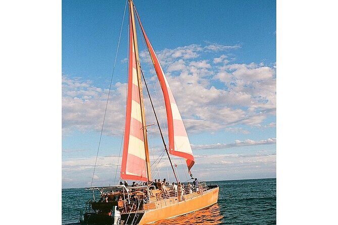 South Shore Open Sail from Kewalo Harbor Including Drinks - Why This Na Hoku II Sail Feels Like a True Vacation Move