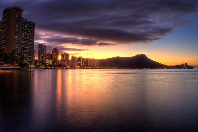 Sunrise Breakfast Cruise in Honolulu - Diamond Head Lighthouse Stop: Seeing Lēʻahi From the Water
