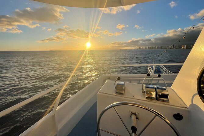 Sunset Dinner Cruise in Honolulu, Hawaii - What You’ll See at Waikiki Beach Stop