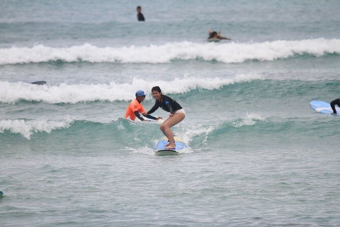 Surfing Lessons On Waikiki Beach - Gear, rash guards, and lockers: what’s included and what costs extra