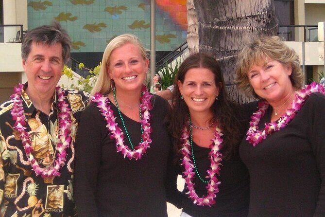 Traditional Airport Lei Greeting on Honolulu Oahu - What’s included: airport lei greeting, not a transfer