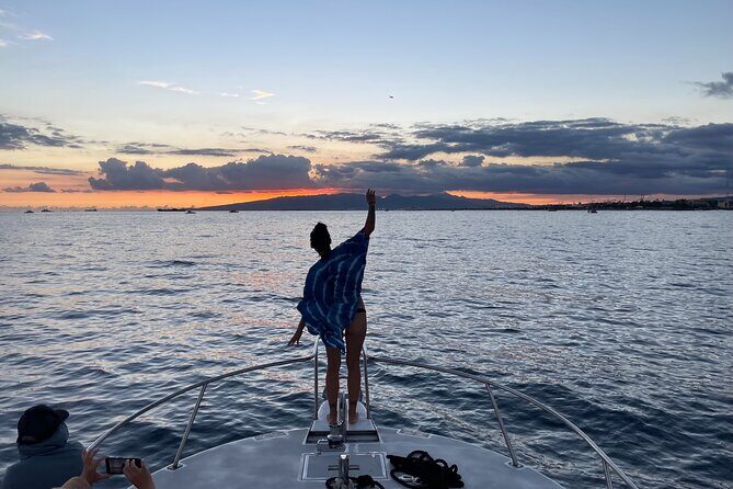 Turtle Canyon Snorkel Adventure in Waikiki, Oahu - Snacks and drinks: what’s onboard and what to bring