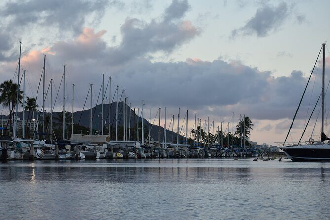 Valentine's Venetian Gondola Cruise in Waikiki - Price and value: is $250 per person worth it?