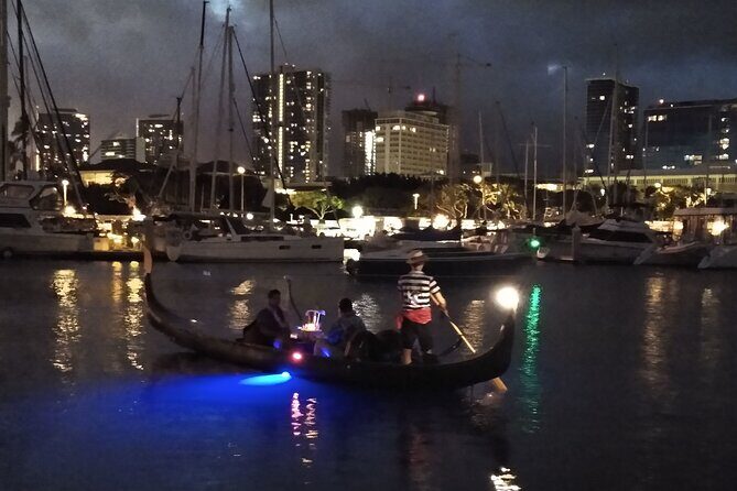 Valentine's Venetian Gondola Cruise in Waikiki - FAQ