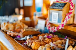 Vida Mia Morning Coffee Cruise - What’s included: Kona coffee and a real yacht breakfast buffet