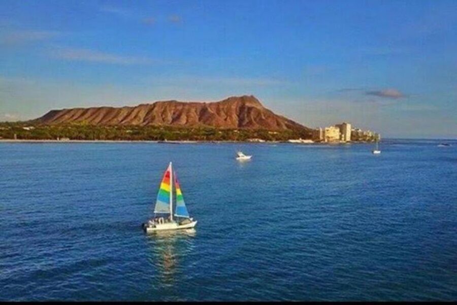 Waikiki Beach: Turtle Snorkeling and Sailing on Hāwea - Boat quality and crew vibe: calm, helpful, and focused on safety