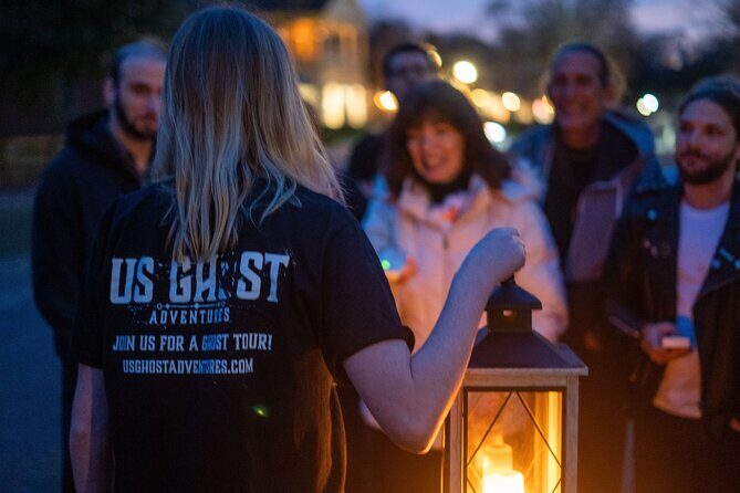 Waikiki Ghost Tour: Torches & Terrors - Why a late-night ghost walk works in Waikiki