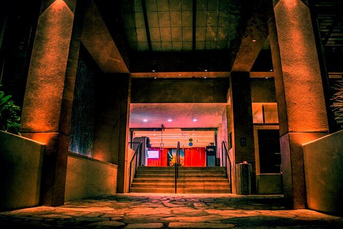 Waikiki Ghost Tour: Torches & Terrors - Stop 1: The Stones of Life and the 1400s story
