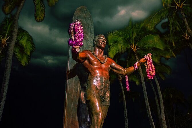 Waikiki Ghost Tour: Torches & Terrors - Stop 2: Duke Paoa Kahanamoku statue and the Night Marchers