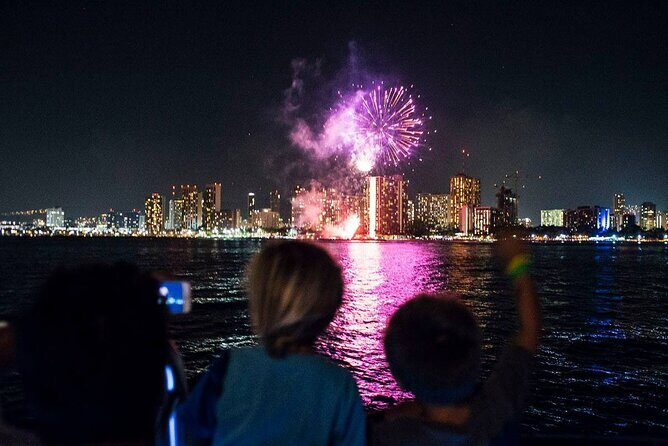 Waikiki Glass Bottom Boat Fireworks Tour - Why Waikiki Fireworks Look Better From a Boat