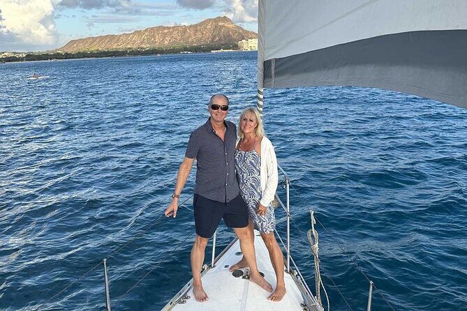 Waikiki private Day Tour and Sunset sail for couples - Music, drinks, and setting the mood on board