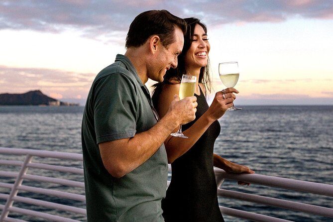 Waikiki Sunset Cocktail Cruise aboard the Majestic by Atlantis - Fireworks nights: when the skyline show is part of the deal