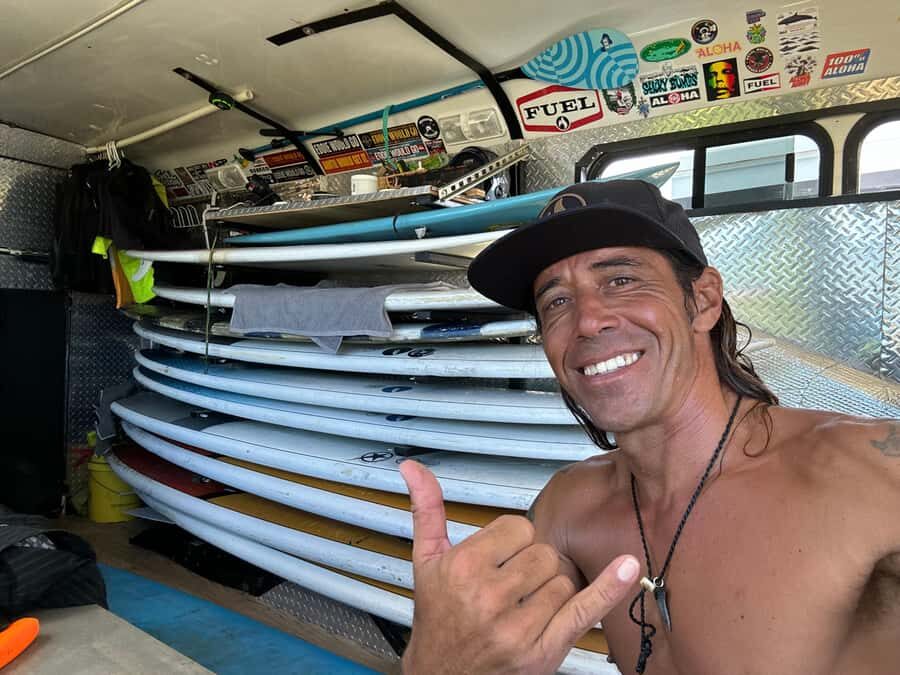 Waikiki: Surf Lessons Easy 60 min classes no crowds! - The 60-minute flow: gear up, learn on land, then ride
