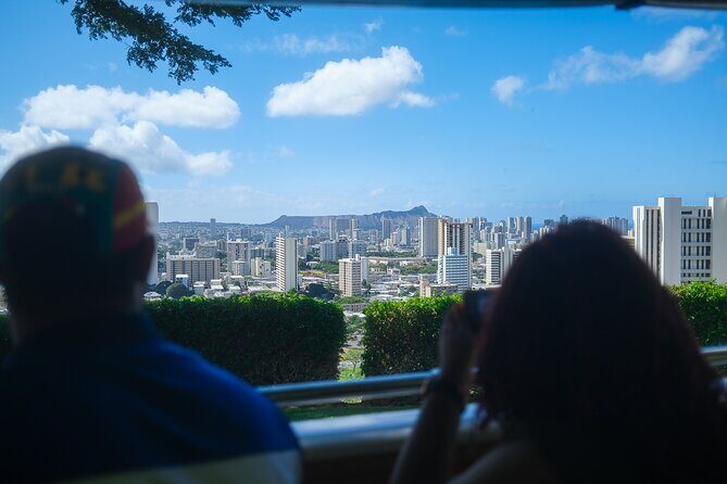 Waikiki Trolley Red Line Heroes & Legends Hop-on Hop-off Tour - Hearing the guide: When the narration shines and when it doesn’t