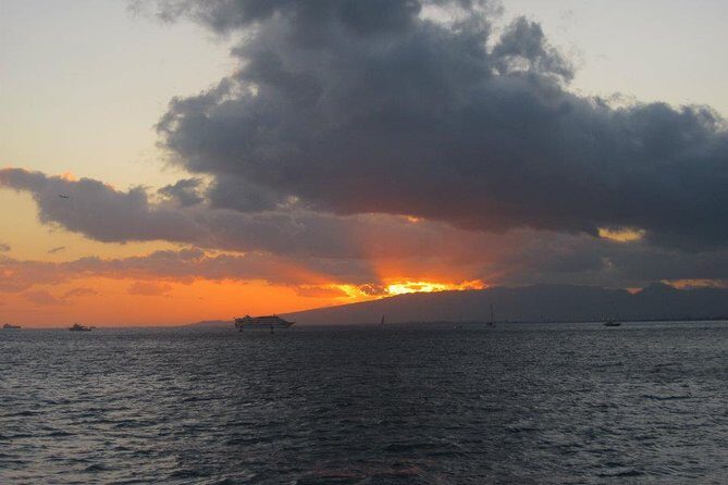 West Oahu Sunset Cocktail Cruise with Appetizers - Sunset hour: cocktails, pupus, and the best deck strategy